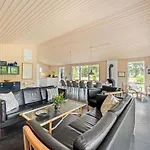 Trena - 1-2km To The Fjord By Interhome Nyaraló