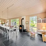 Trena - 1-2km To The Fjord By Interhome Nyaraló
