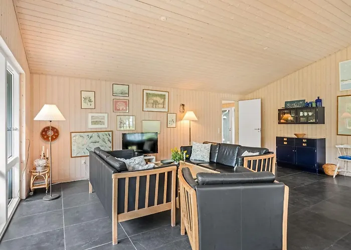 Holiday home Trena - 1-2km To The Fjord By Interhome *